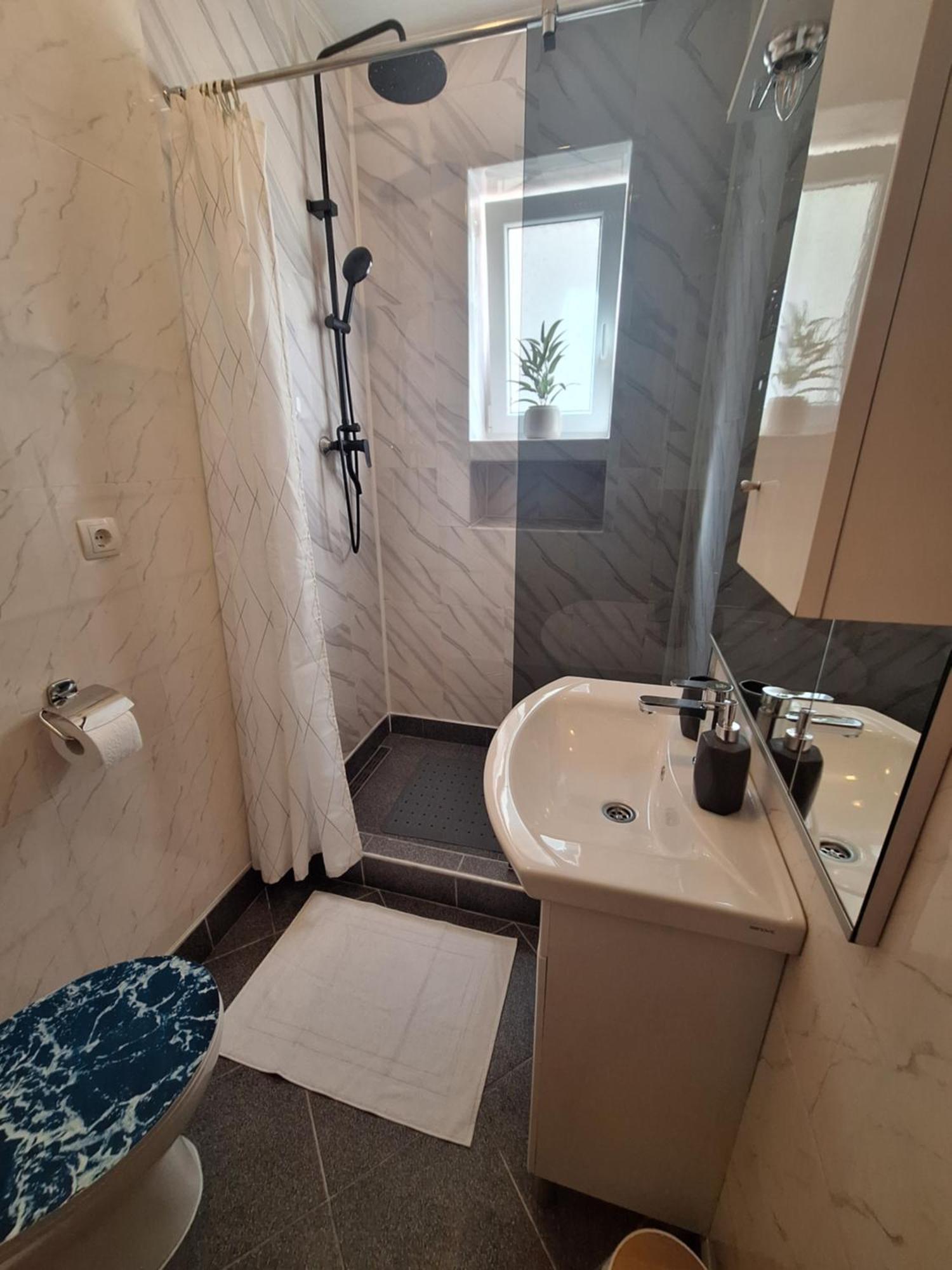 Apartman Lilium Knin Eksteriør billede